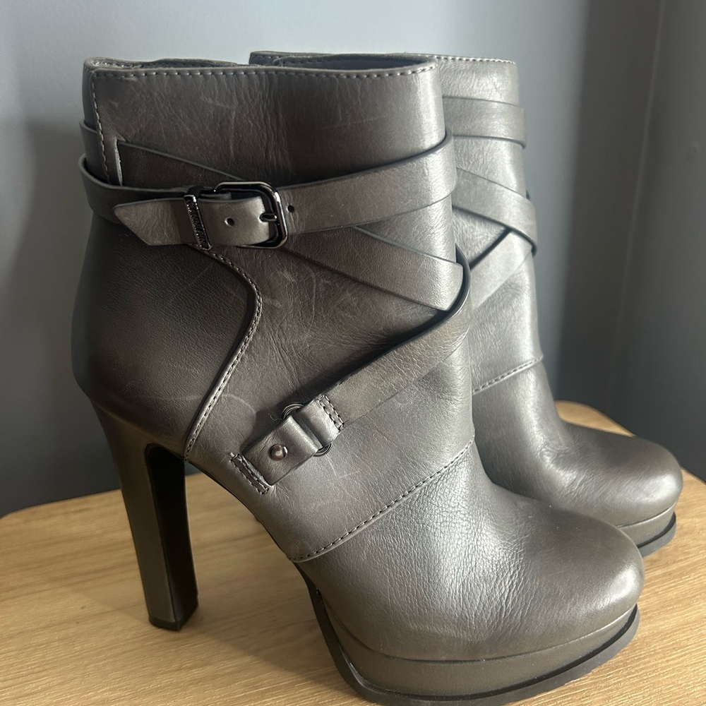 NWOT Gianni Bini Charcoal Gray Boots